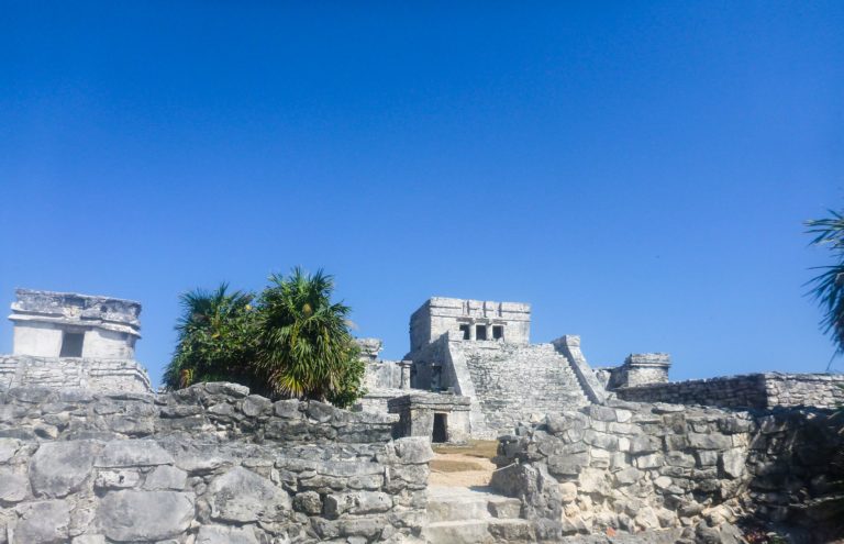 DAY TRIP FROM PLAYA DEL CARMEN – THE RUINS OF TULUM