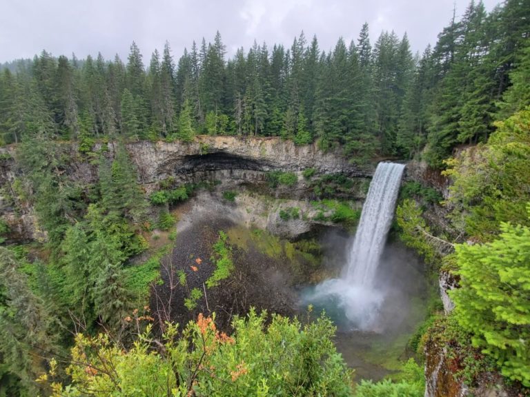 CHASING WATERFALLS ALONG THE SEA TO SKY HIGHWAY